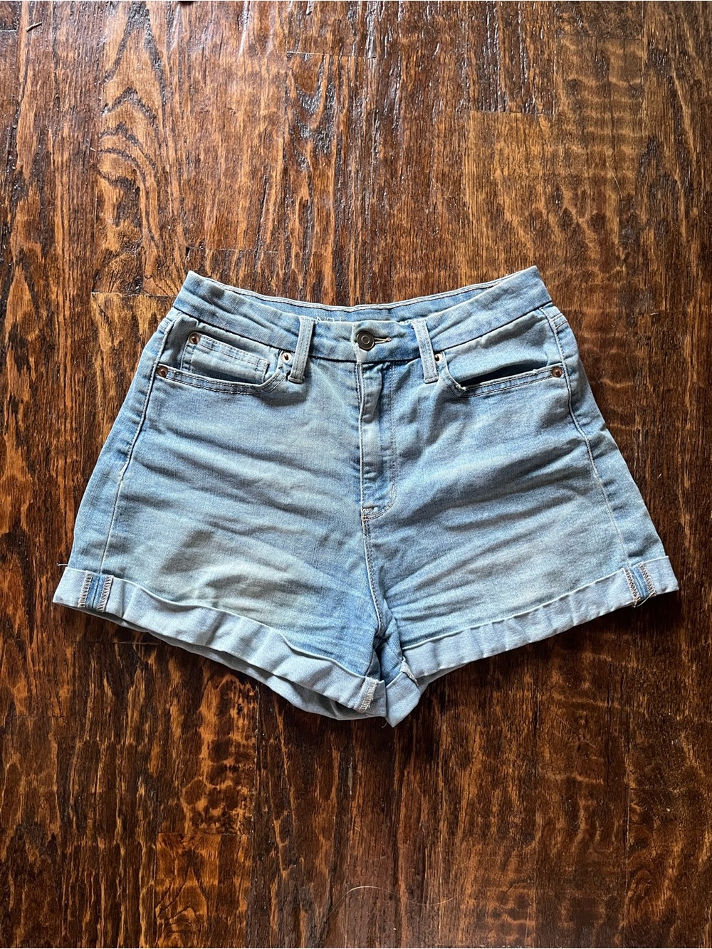 No Boundaries Light Wash Cuffed Denim Jean Shorts Mid-Rise Size 7, 26in Waist
